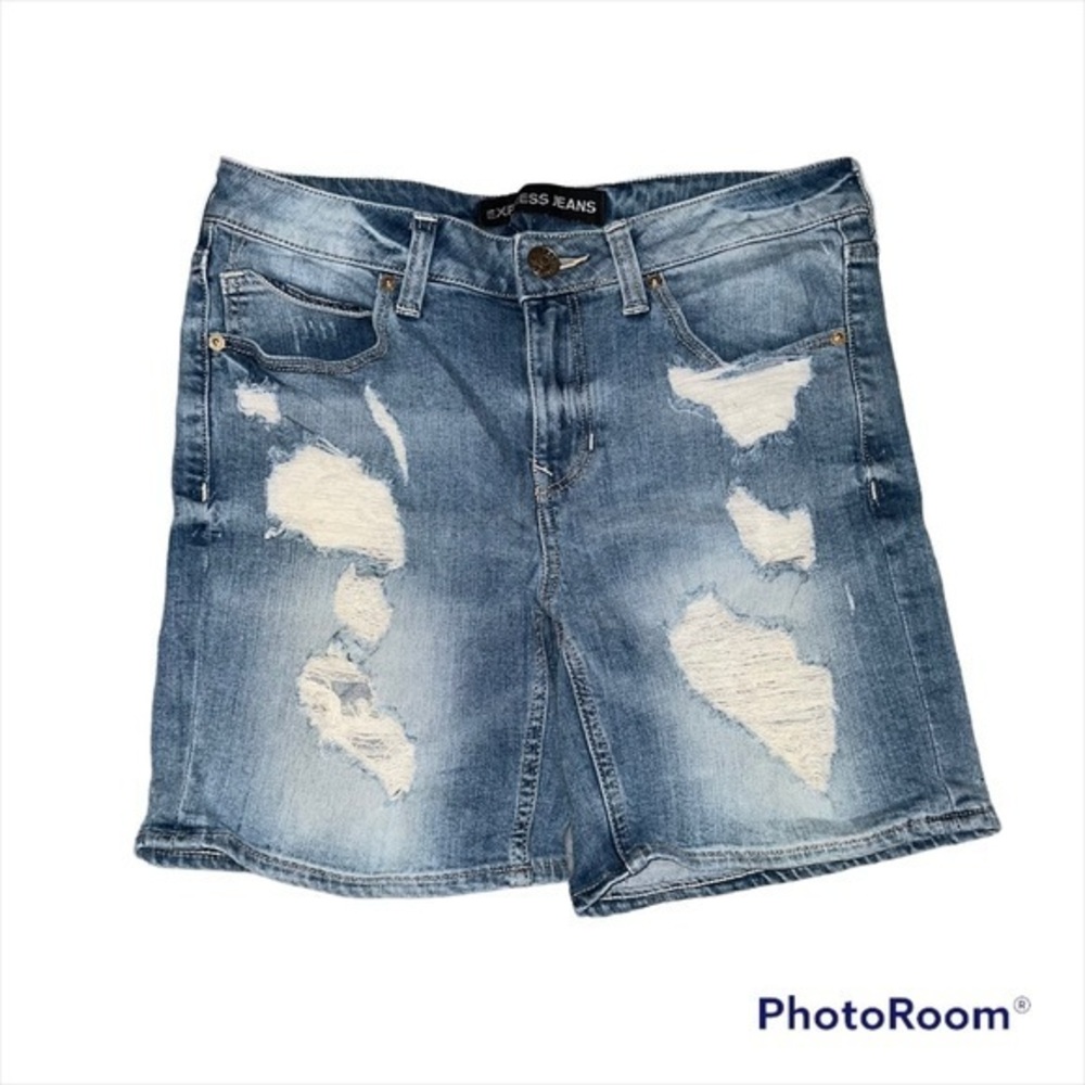 Express light wash distressed Bermuda shorts size 2